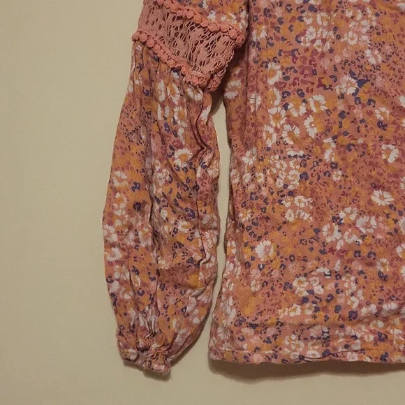 Jessica Simpson blouse - Picture 3 of 6